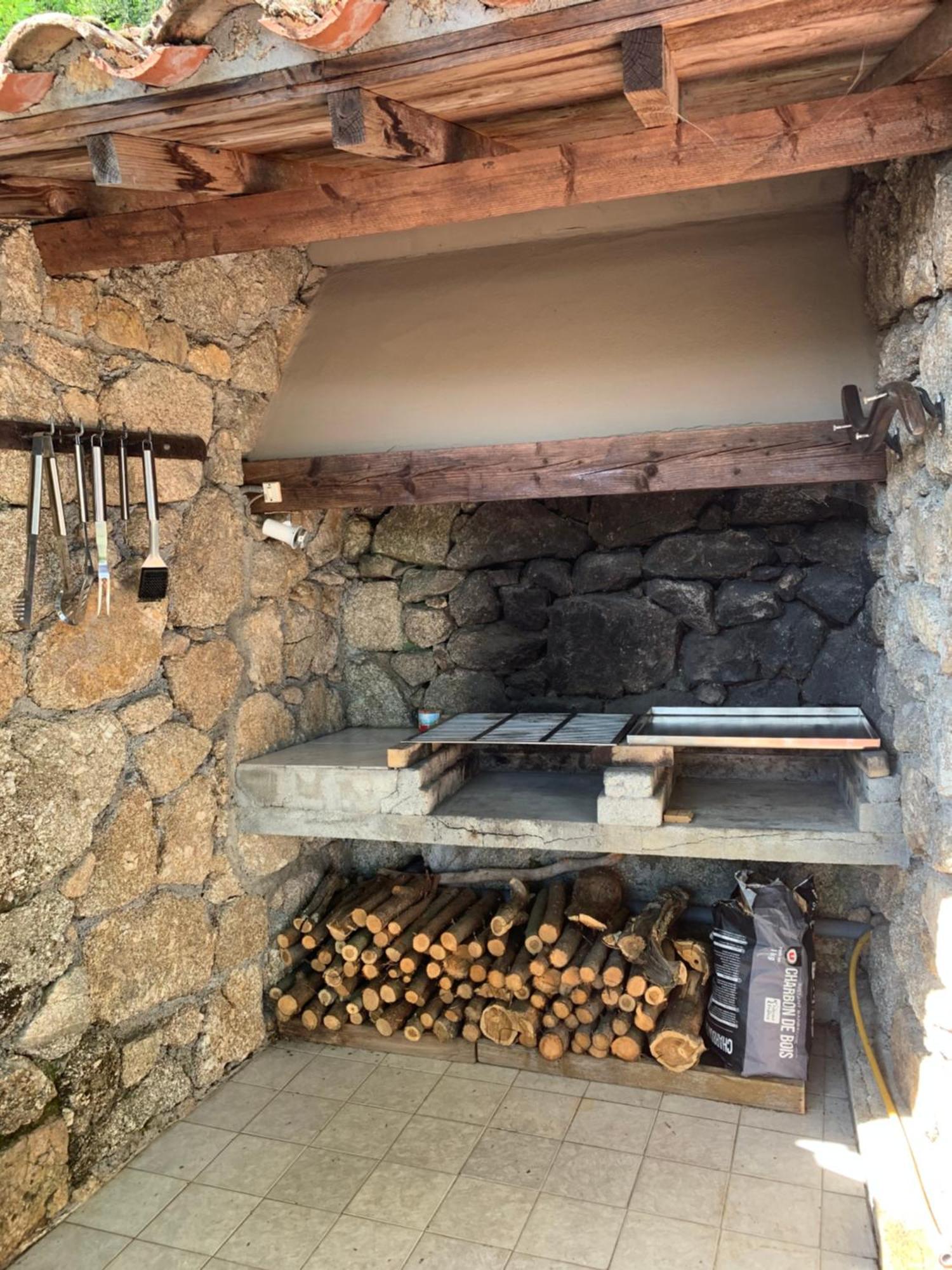 Gîte Pommier au Château des Pauses Saint-André-de-Majencoules Exterior foto